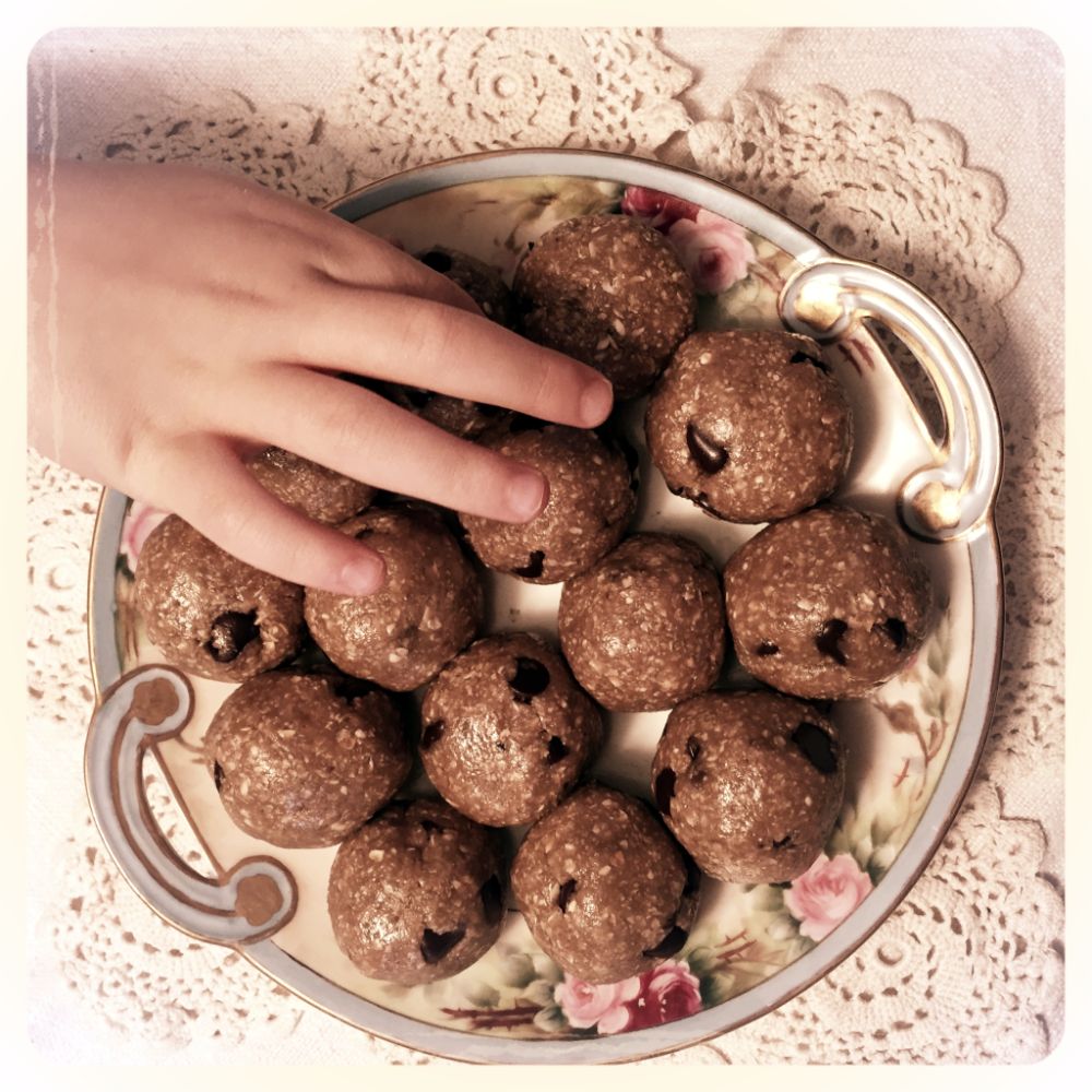 Nut-free Chocolate Chip Oatmeal Energy Bites