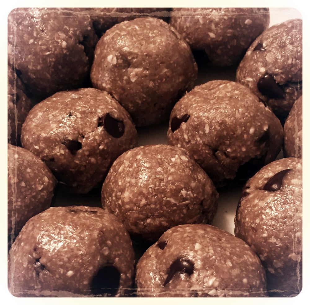 Nut-free Chocolate Chip Oatmeal Energy Bites 